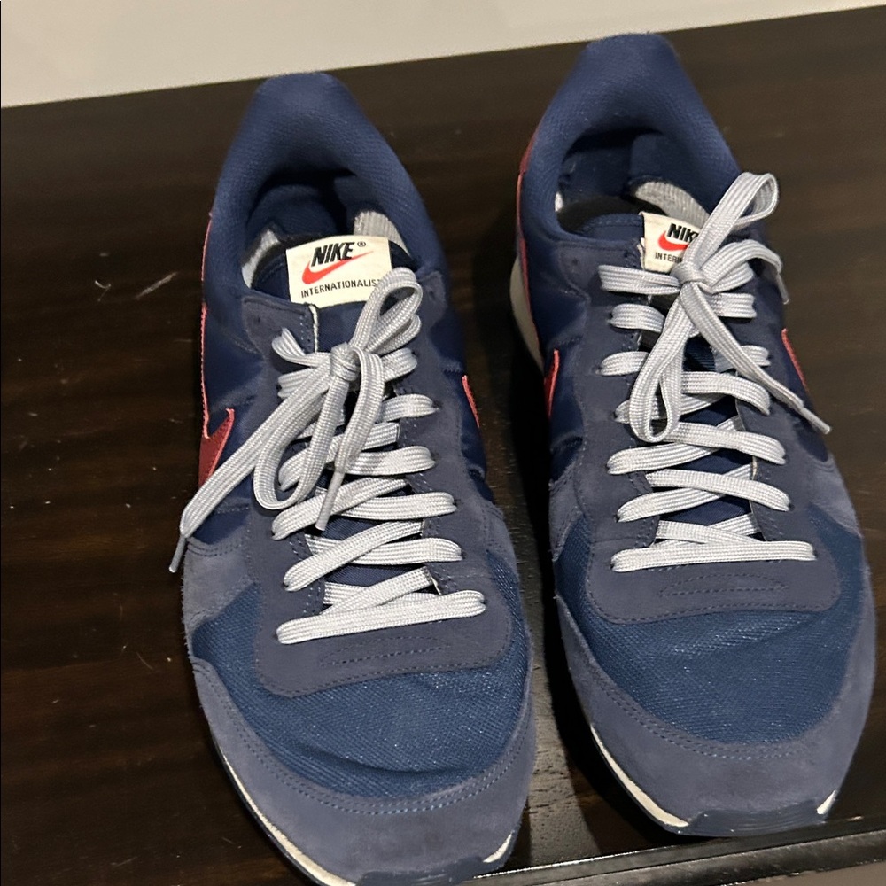 Nike Navy and Crimson Athletic Shoes